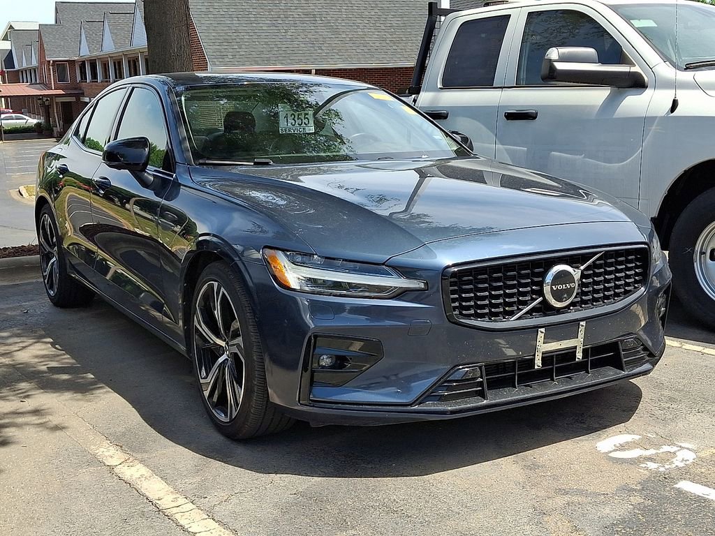 Used 2024 Volvo S60 B5 Plus FWD image 2