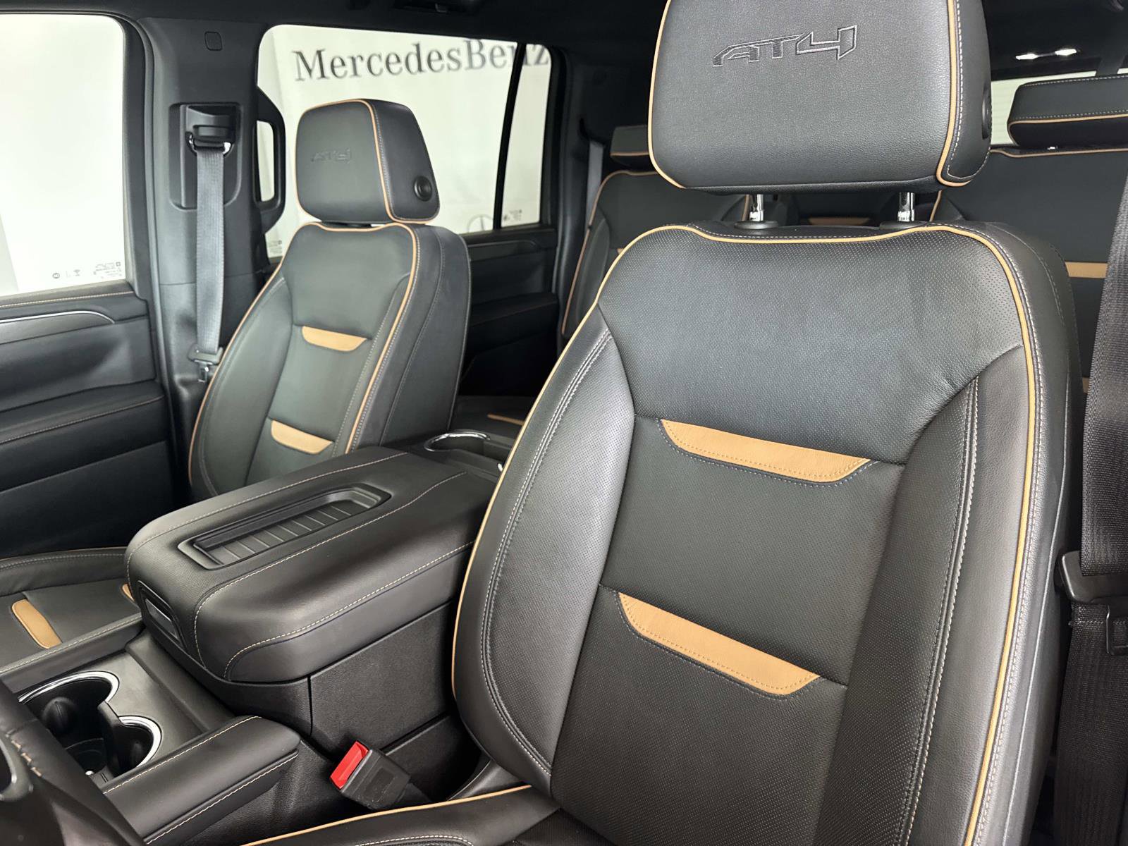 Used 2023 GMC Yukon XL AT4 w/ AT4 Premium Package AWD/4WD image 22
