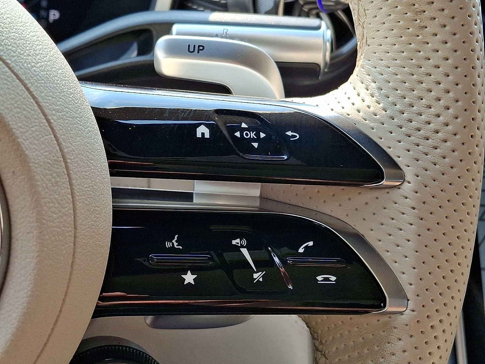 Certified 2022 Mercedes-Benz SL 55 AMG 4MATIC image 18
