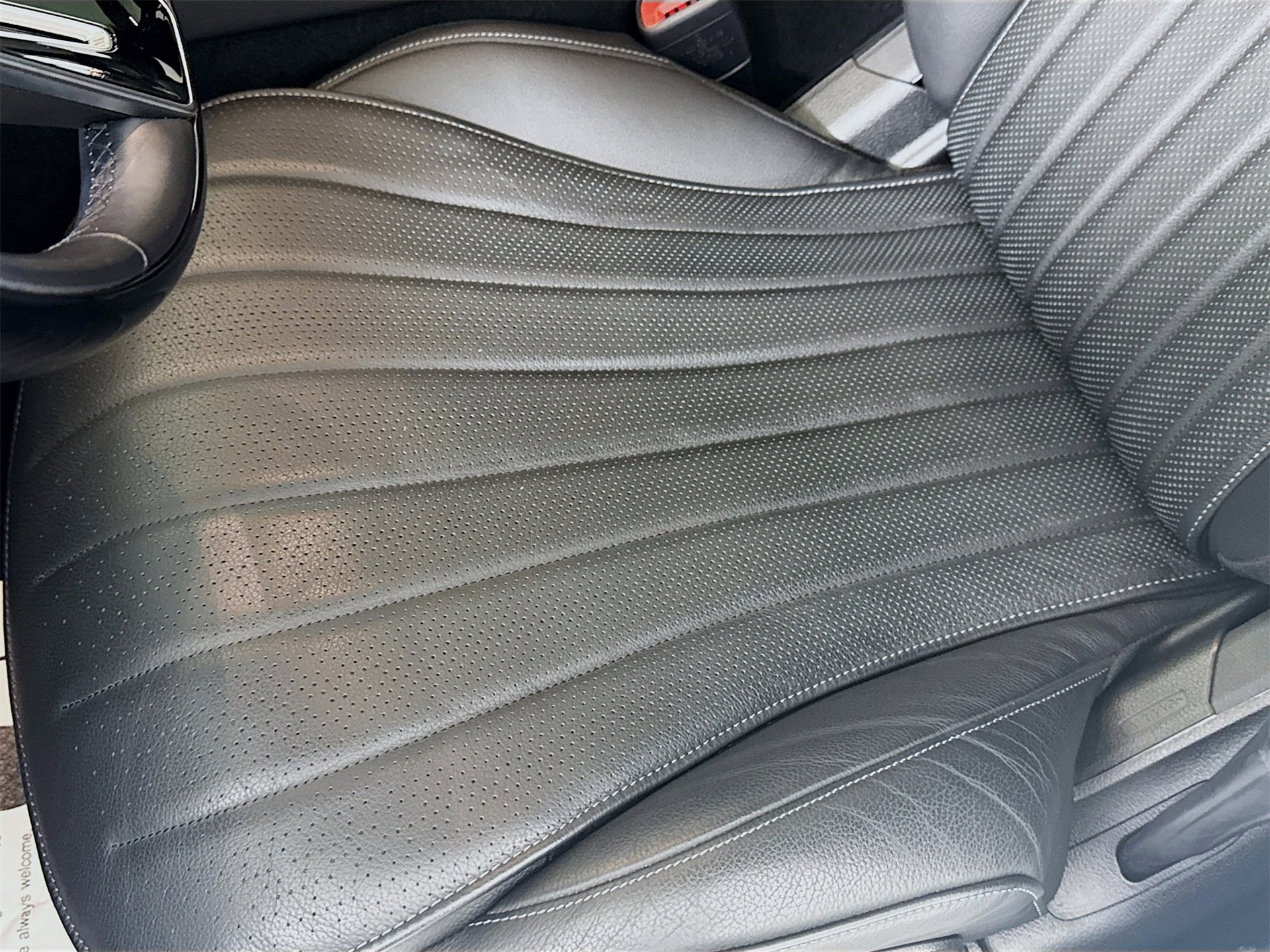 Certified 2022 Mercedes-Benz S 500 4MATIC image 21