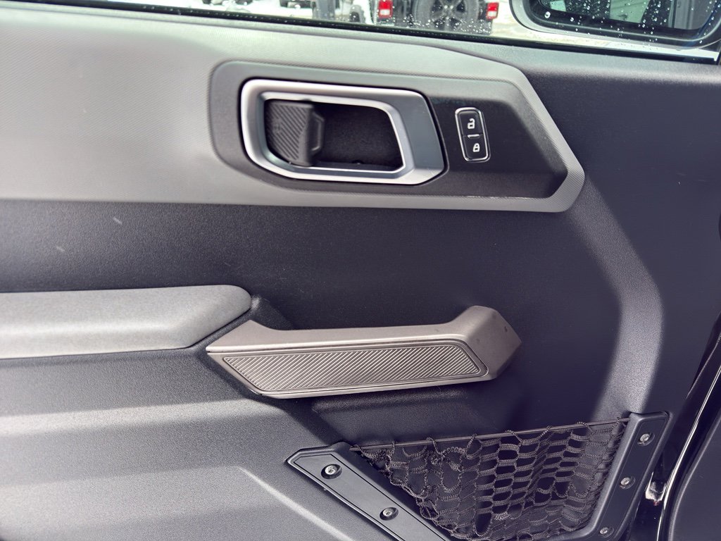 Used 2022 Ford Bronco Black Diamond w/ Sasquatch Package image 11