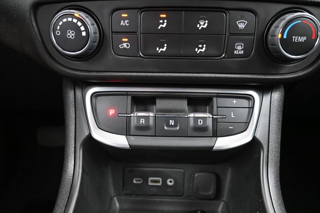 Used 2024 GMC Terrain SLE FWD image 17