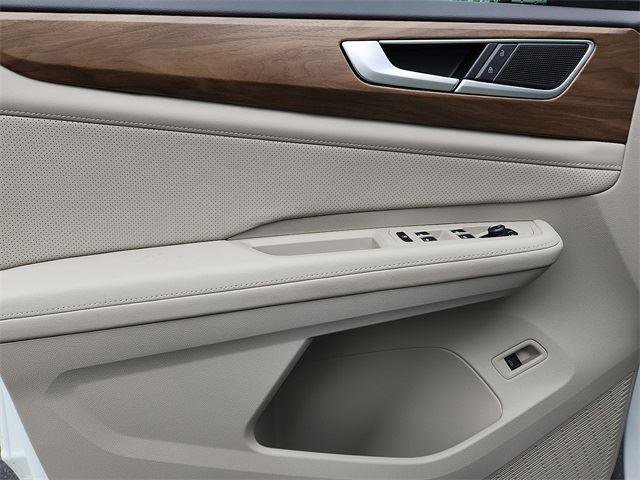 Certified 2025 Volkswagen Atlas SE w/ Panoramic Sunroof Package image 12