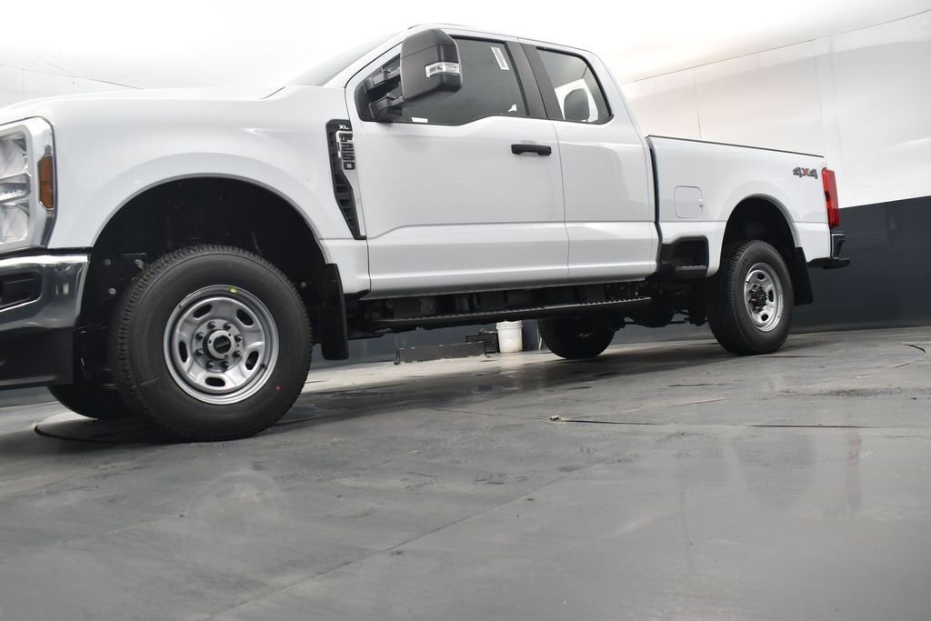 New 2026 Ford F250 XL w/ XL Chrome Package AWD/4WD image 13