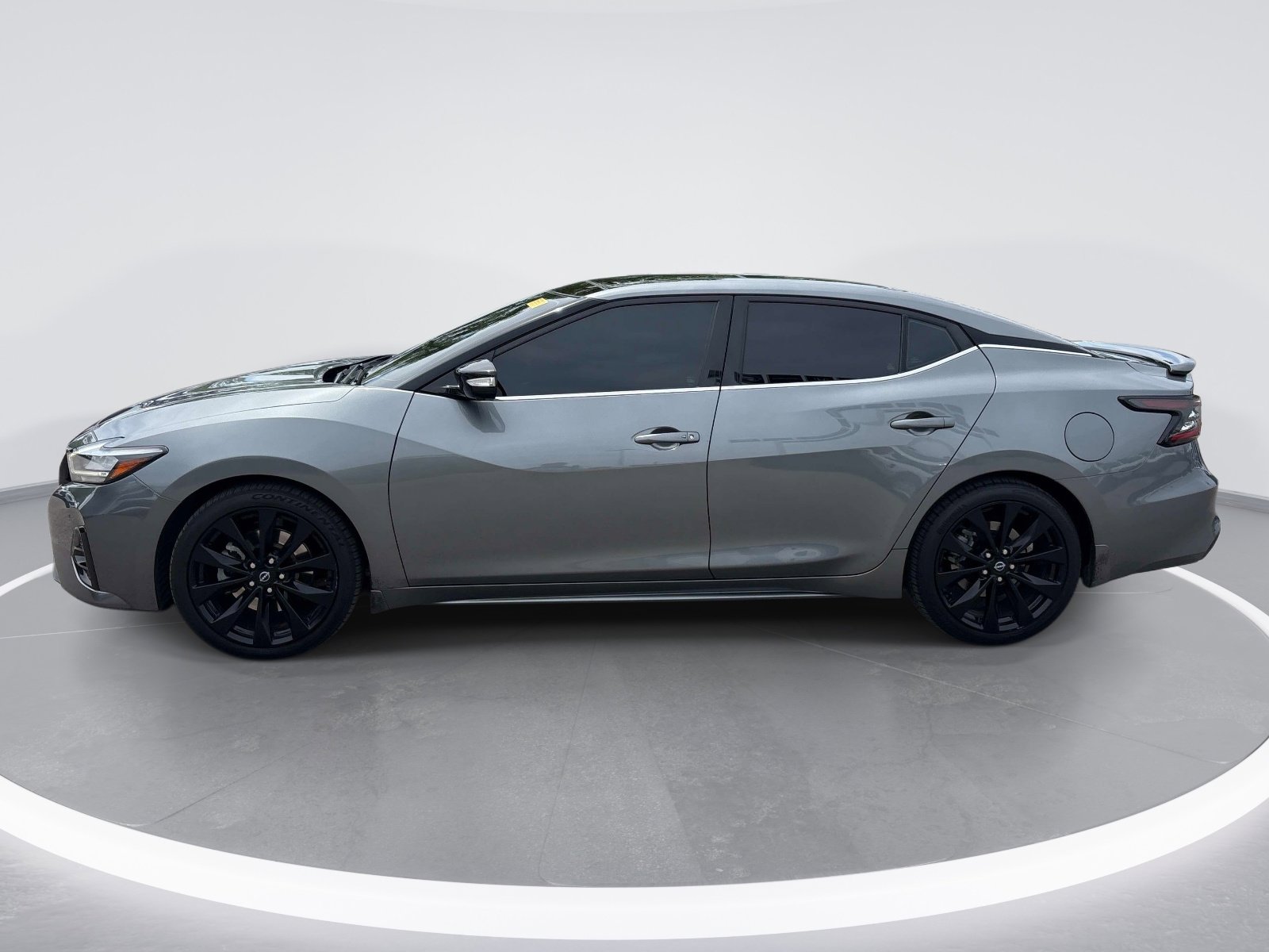 Used 2023 Nissan Maxima SR w/ Sport Mat Group FWD image 5