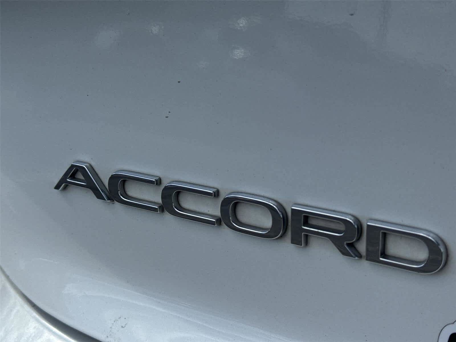 Used 2024 Honda Accord Touring image 9