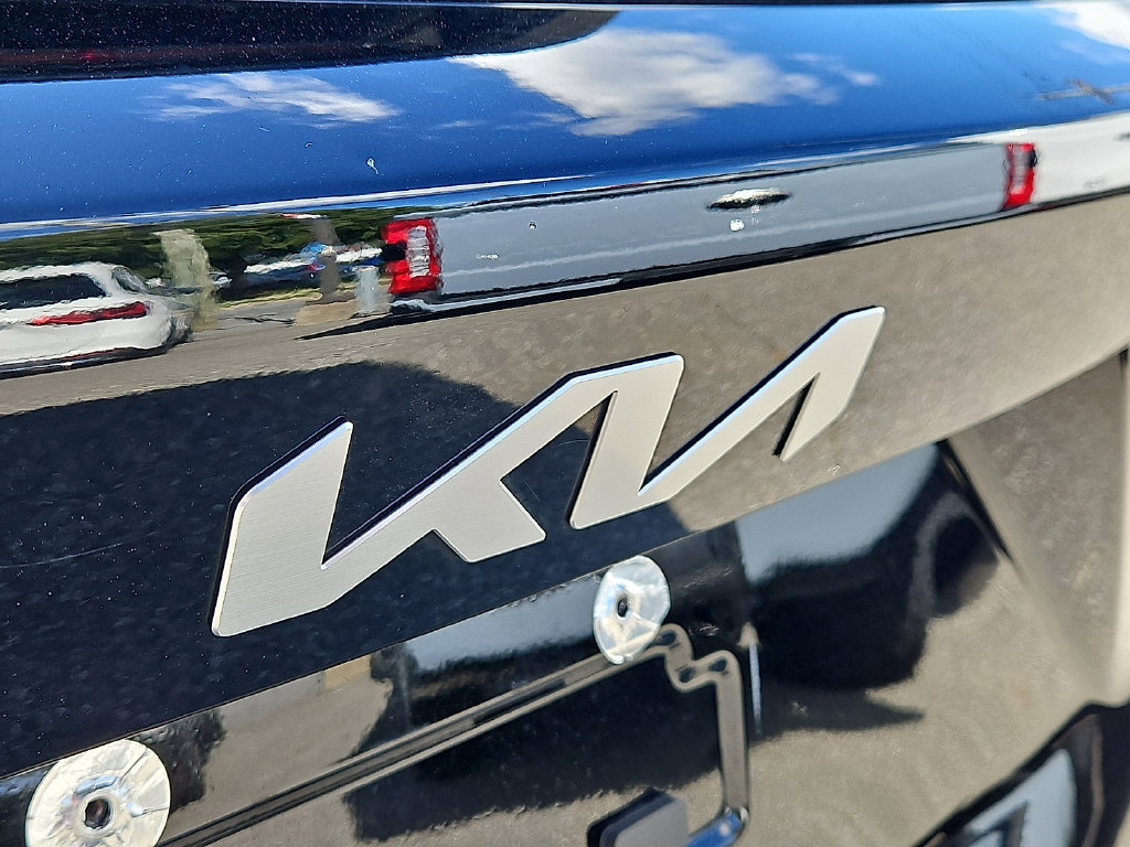 Certified 2023 Kia Sorento S w/ Panoramic Sunroof Package AWD/4WD image 32
