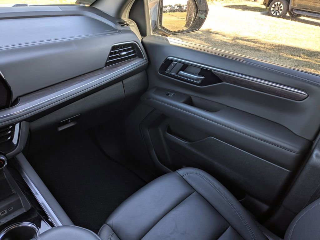 Certified 2025 Chevrolet Suburban Z71 image 21