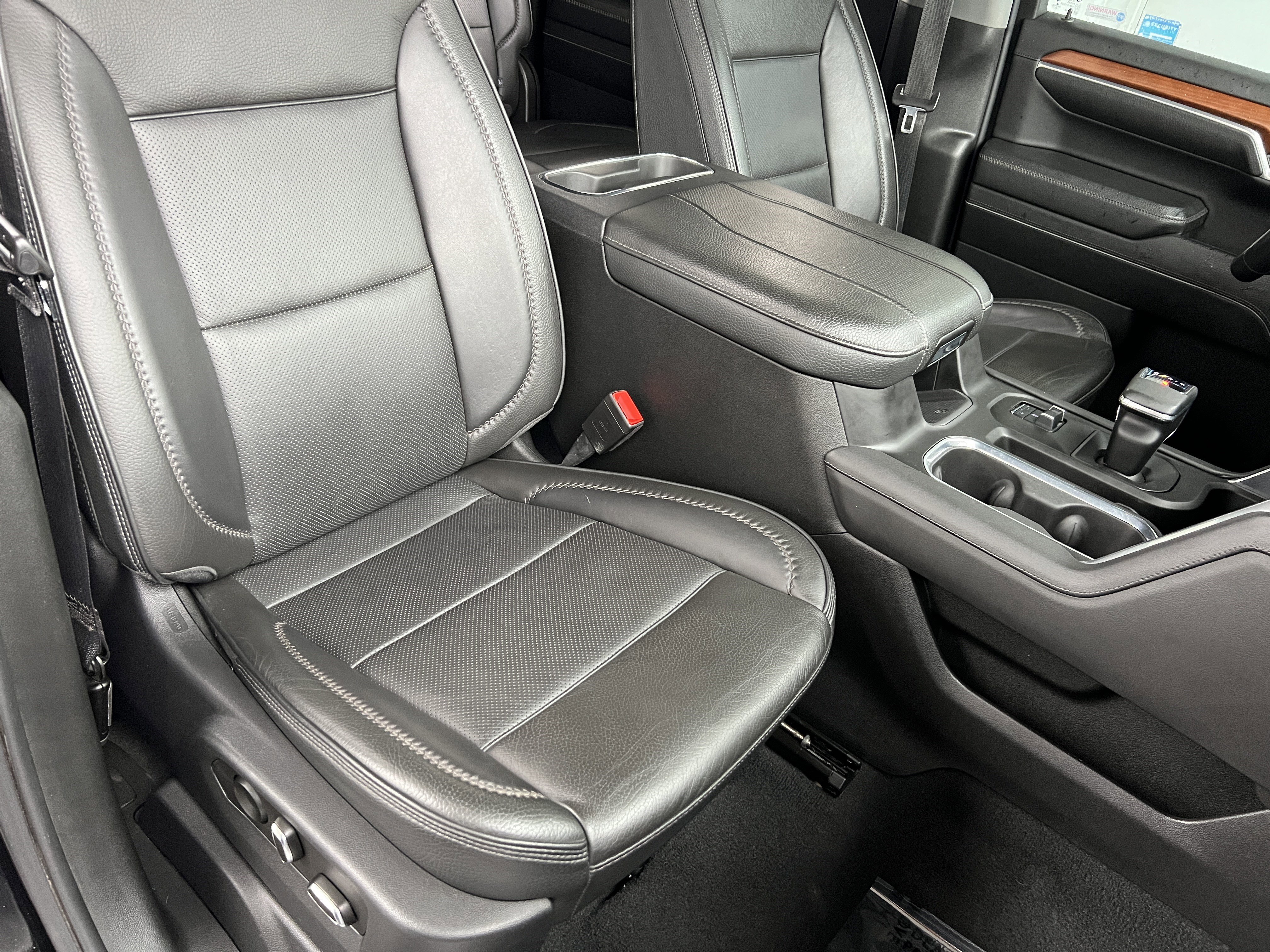 Used 2023 GMC Sierra 1500 Denali w/ Denali Carbonpro Edition AWD/4WD image 23