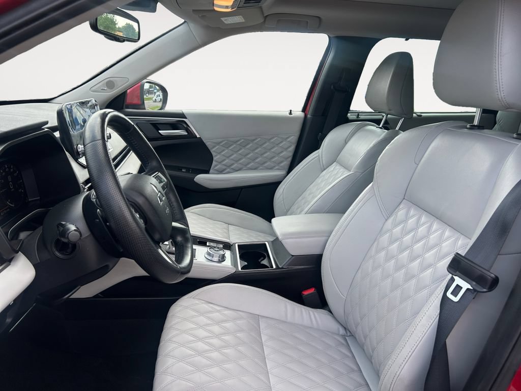 Used 2023 Mitsubishi Outlander SE AWD/4WD image 9
