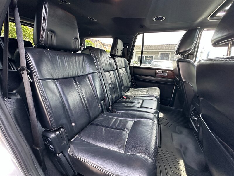 Used 2015 Lincoln Navigator 4WD image 25