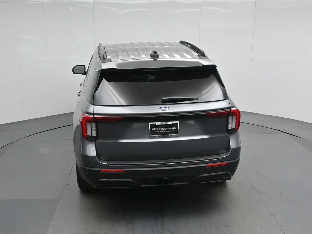 New 2026 Ford Explorer ST-Line w/ ST-Line Street Pack RWD image 40