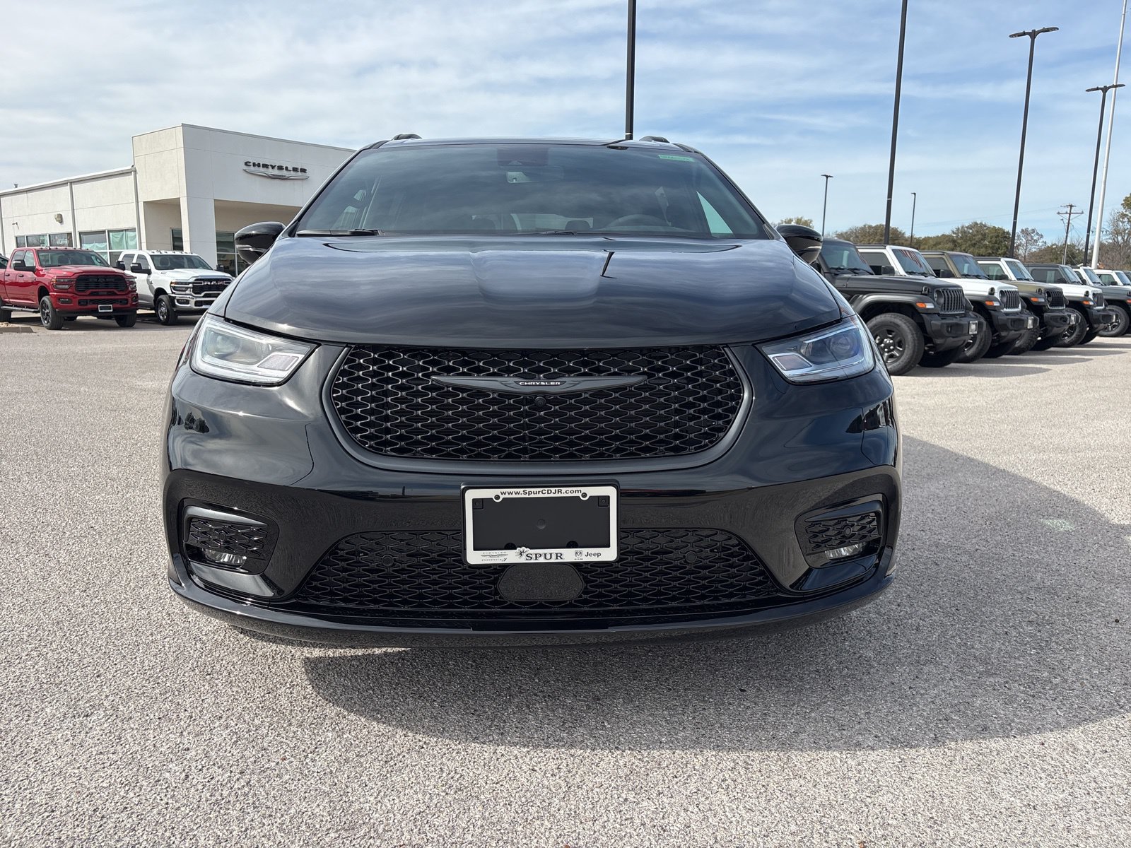 New 2026 Chrysler Pacifica Select w/ S Appearance Package FWD image 9
