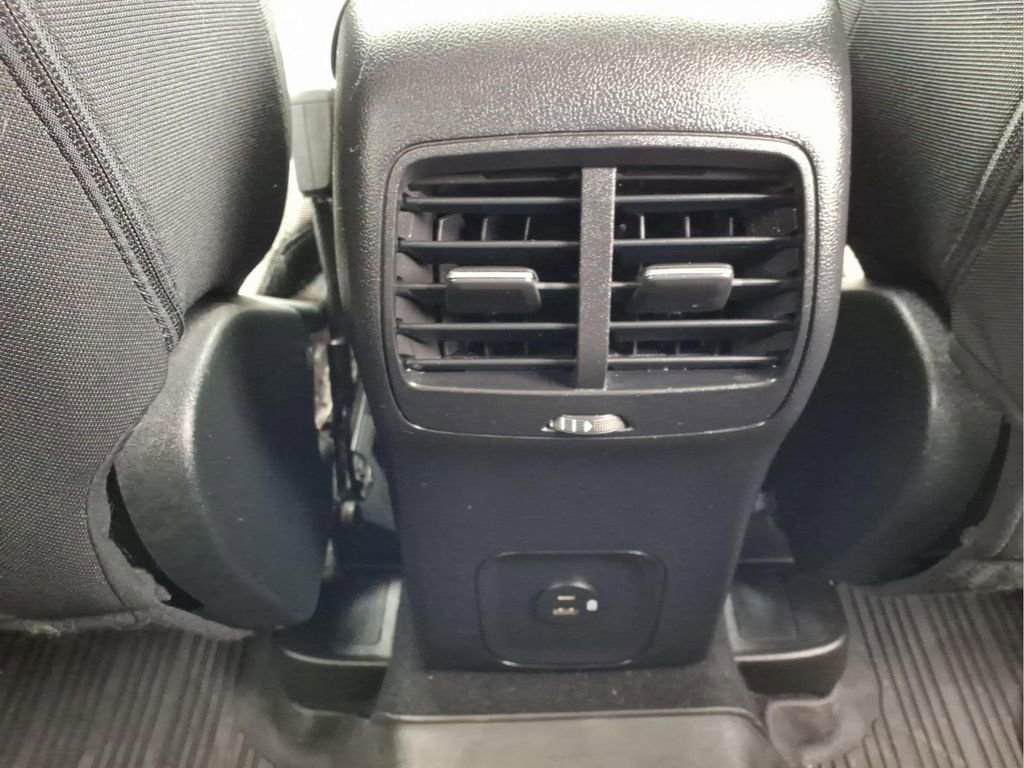 Used 2022 Ford Escape SE w/ Cold Weather Package image 17