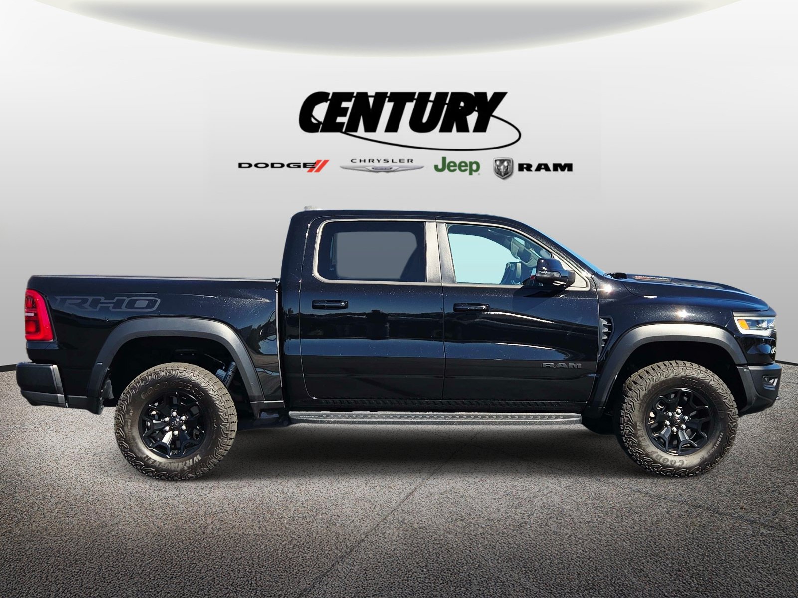 Used 2025 RAM 1500 RHO w/ RHO Level 1 Equipment Group AWD/4WD image 2
