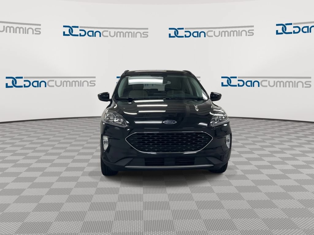 Used 2022 Ford Escape Titanium AWD/4WD image 3