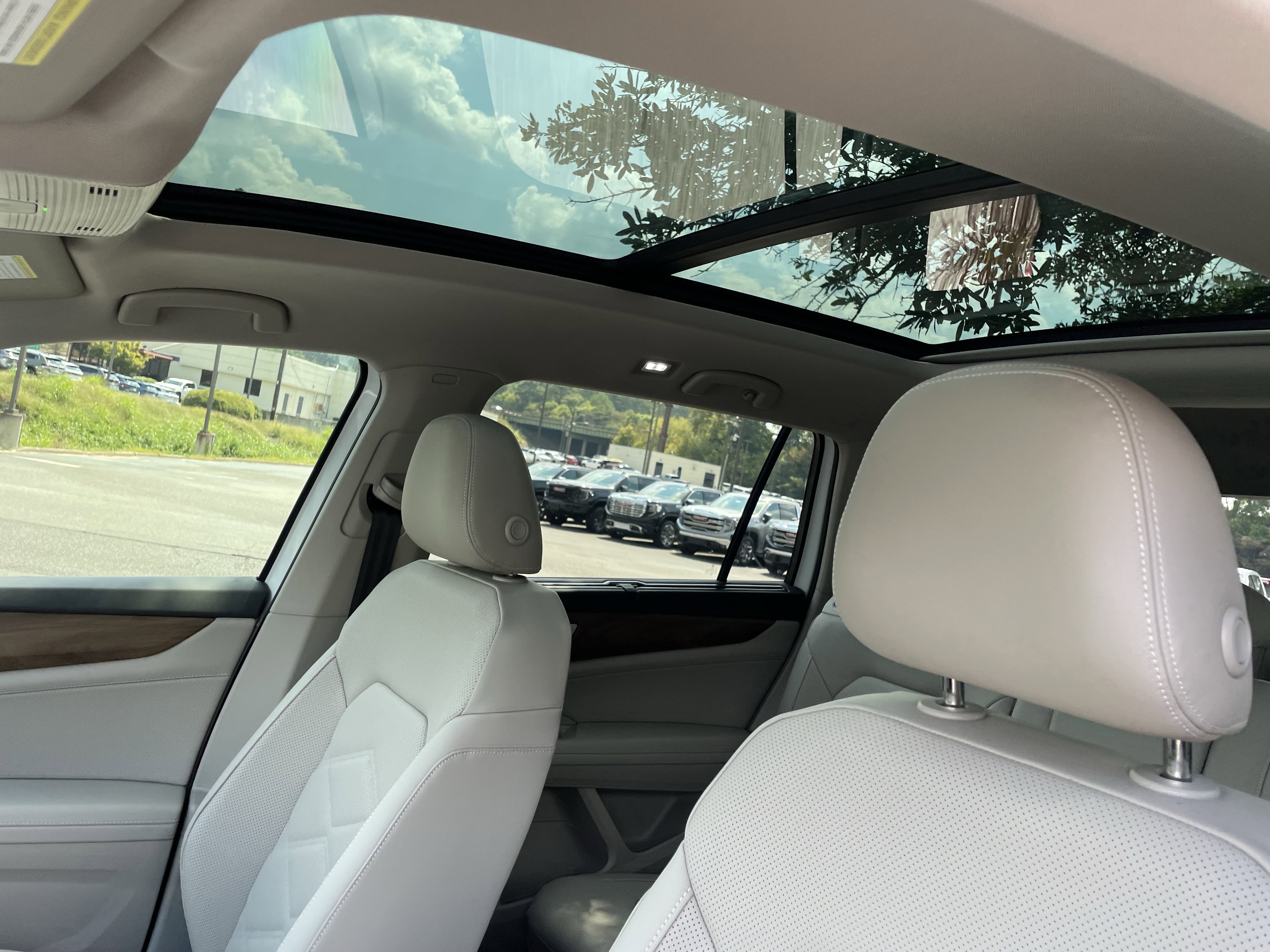 New 2026 Volkswagen Atlas SE image 16