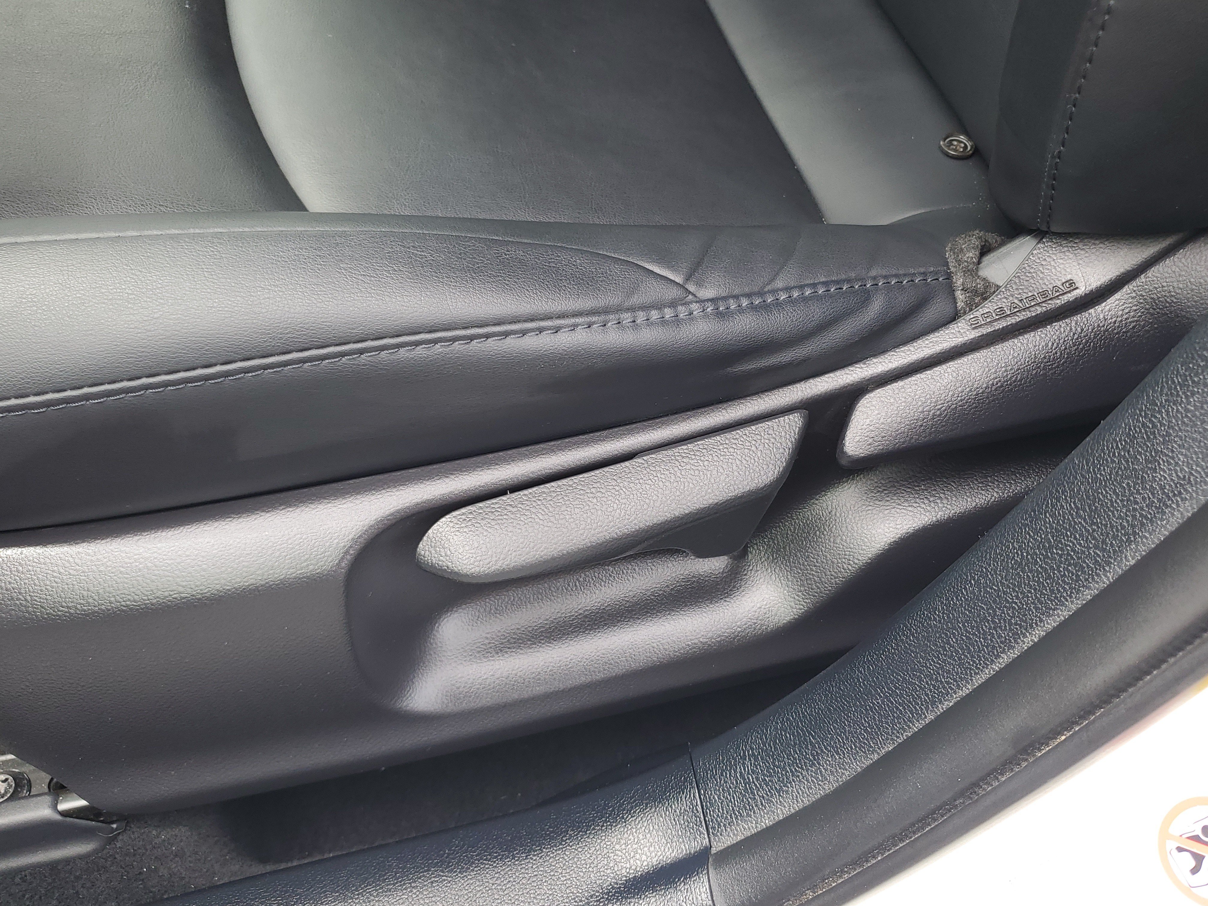 Used 2019 Toyota Prius XLE AWD/4WD image 16