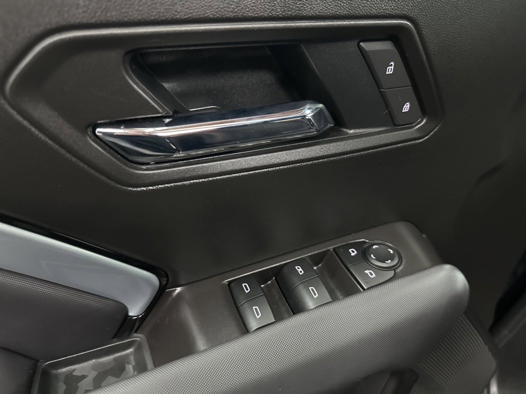 Used 2025 Chevrolet Colorado Z71 w/ Midnight Edition image 19