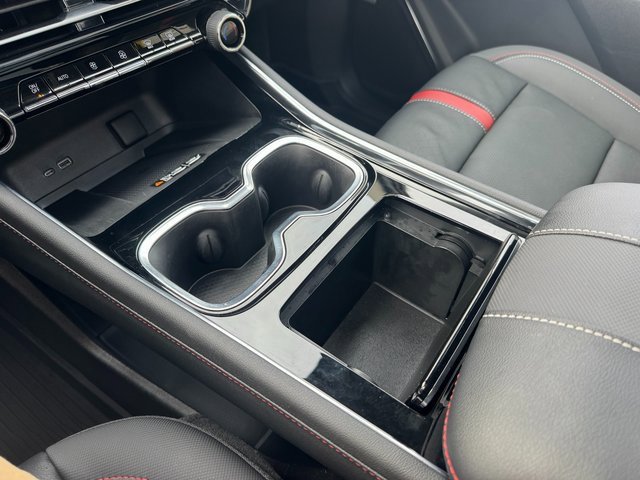 Certified 2025 Chevrolet Traverse RS w/ LPO, Floor Liner Package image 19