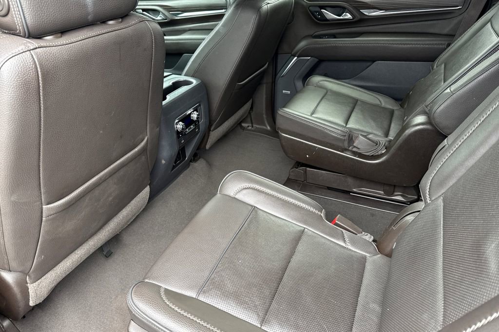 Used 2021 GMC Yukon Denali w/ Denali Premium Package image 6