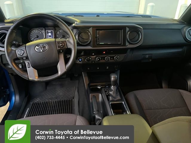 Used 2017 Toyota Tacoma TRD Off-Road image 12