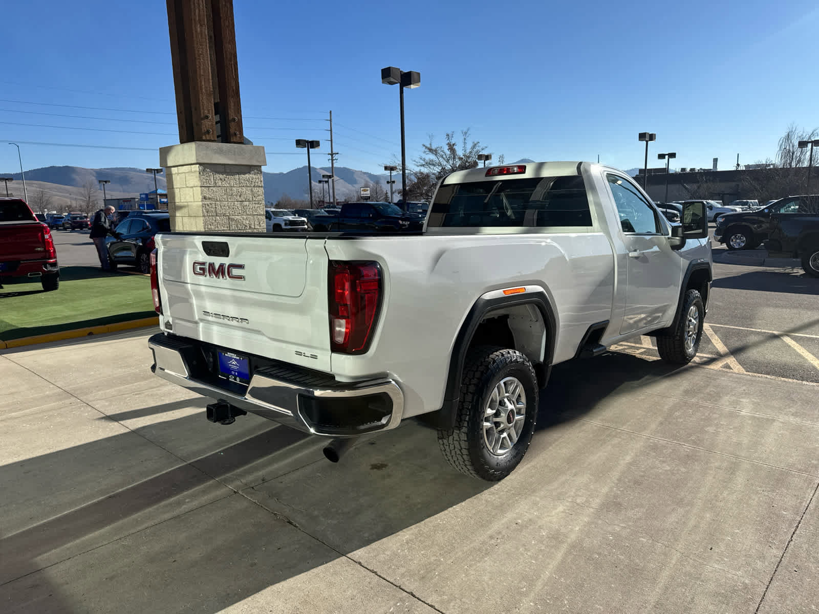 Used 2021 GMC Sierra 2500 SLE w/ SLE Convenience Package image 4