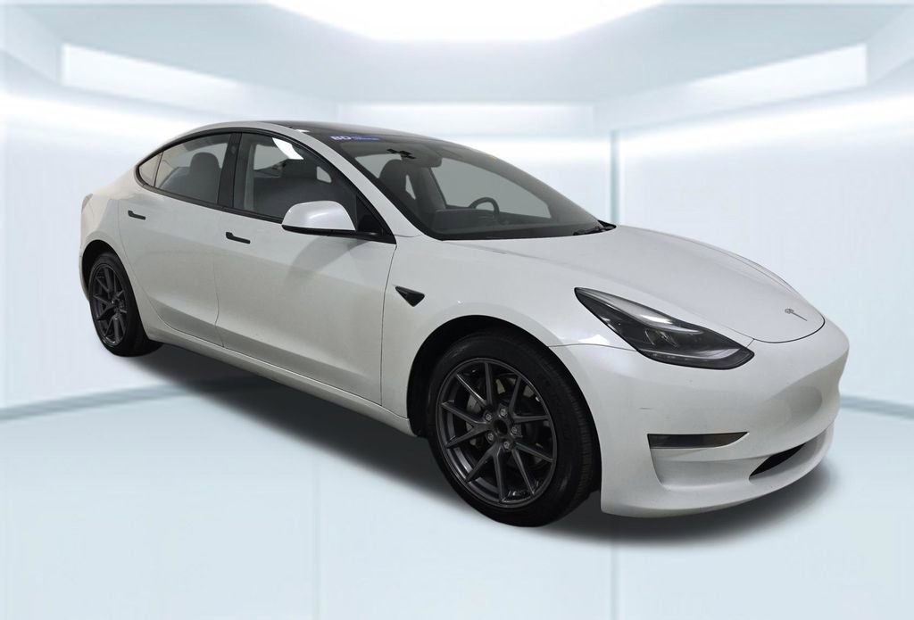 Used 2023 Tesla Model 3 Standard Range RWD image 5