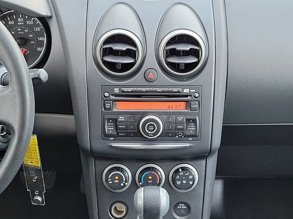 Used 2013 Nissan Rogue S AWD/4WD image 23