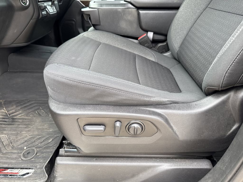 Used 2021 Chevrolet Silverado 1500 LT image 13