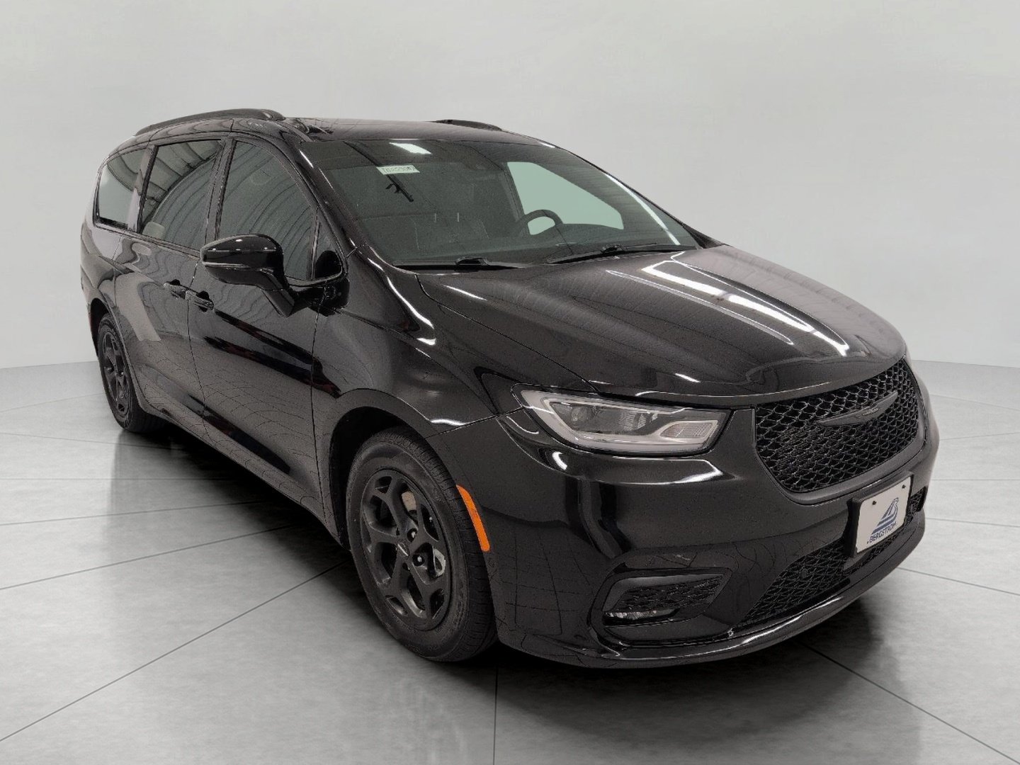 Used 2025 Chrysler Pacifica Premium