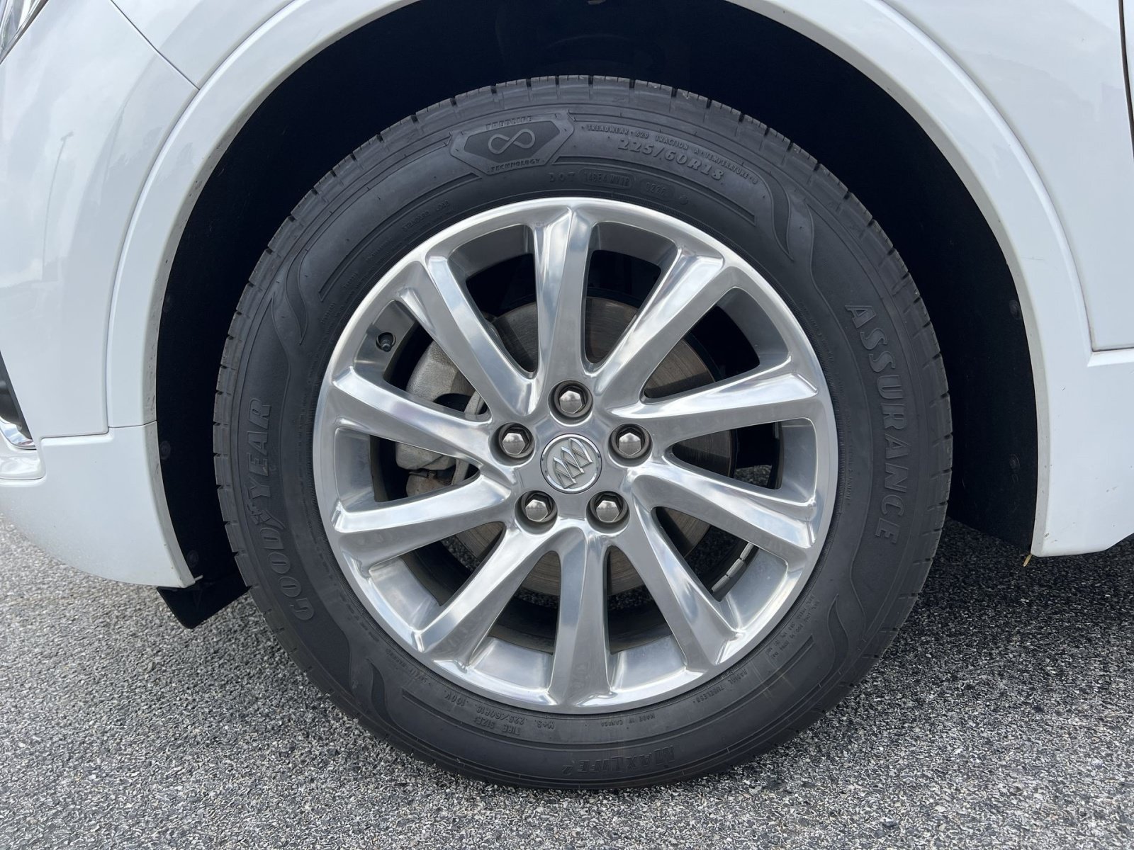 Used 2019 Buick Envision Essence w/ LPO, Road Trip Package FWD image 12