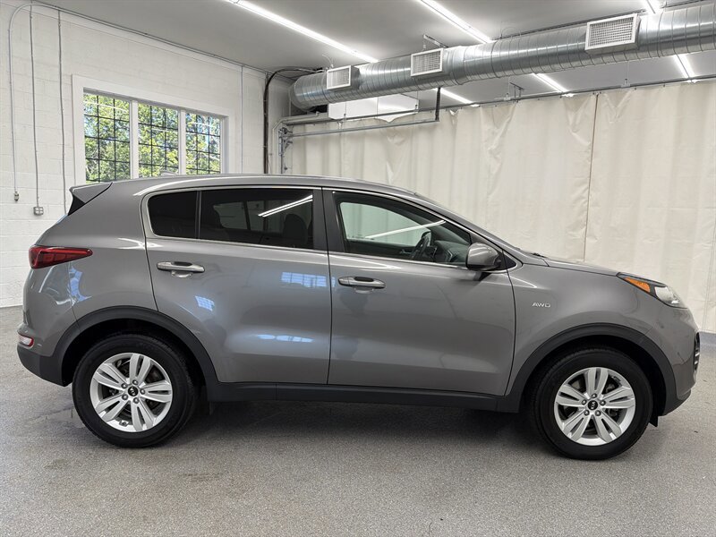 Used 2018 Kia Sportage LX AWD/4WD image 4