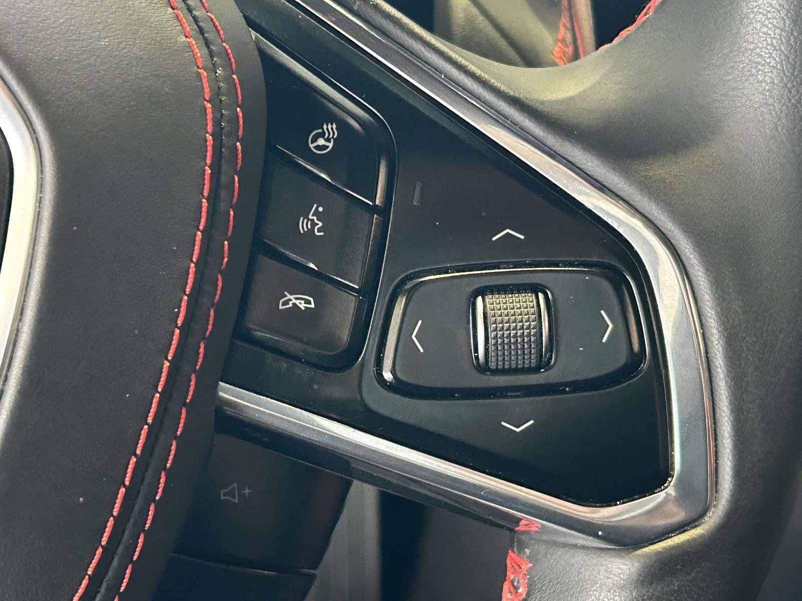 Used 2025 Chevrolet Corvette Stingray Premium Cpe w/ Z51 Performance Package image 17