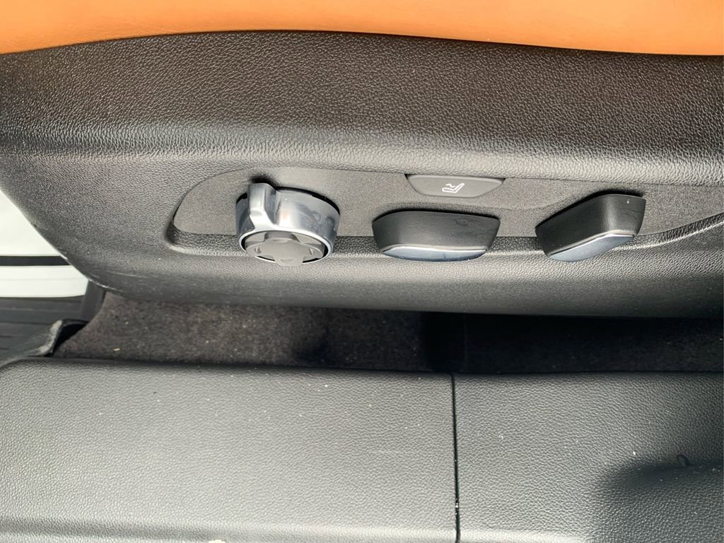 Used 2025 Cadillac XT4 Sport image 16