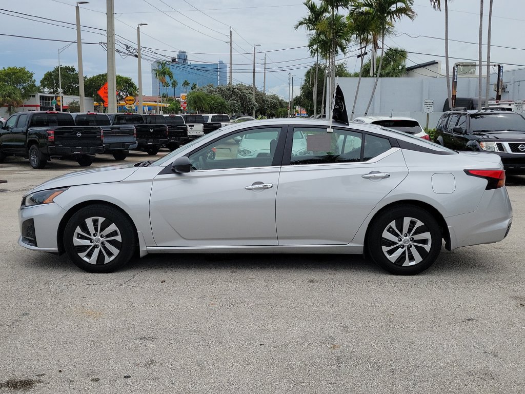 Certified 2024 Nissan Altima 2.5 S FWD image 12