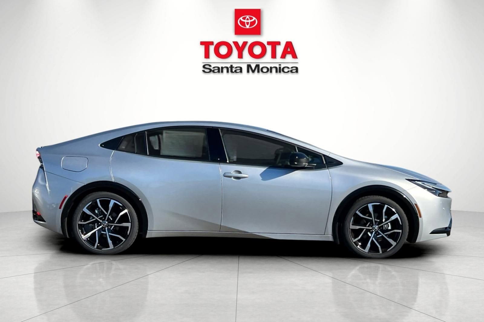 New 2026 Toyota Prius Plug-In Hybrid FWD video 2