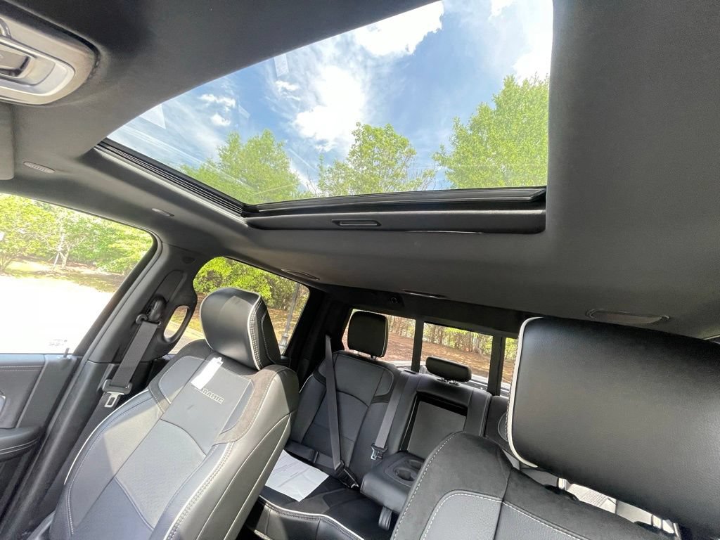 New 2026 RAM 2500 Laramie AWD/4WD image 24