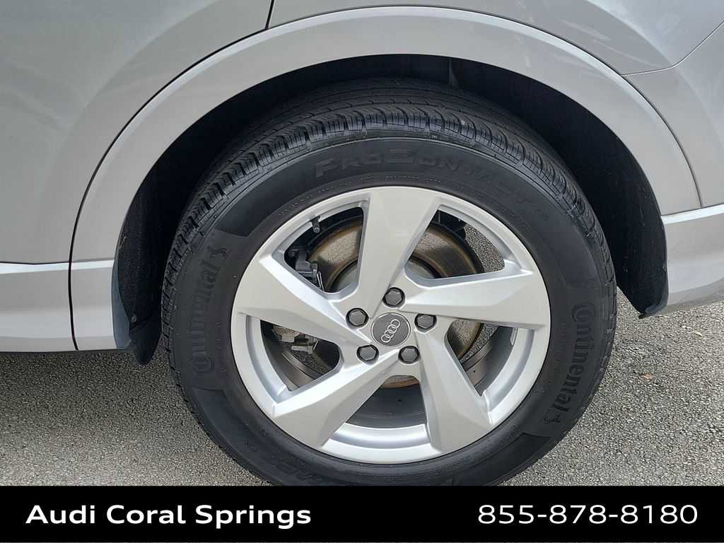 Certified 2020 Audi Q3 2.0T Premium Plus w/ Premium Plus Package AWD/4WD image 16