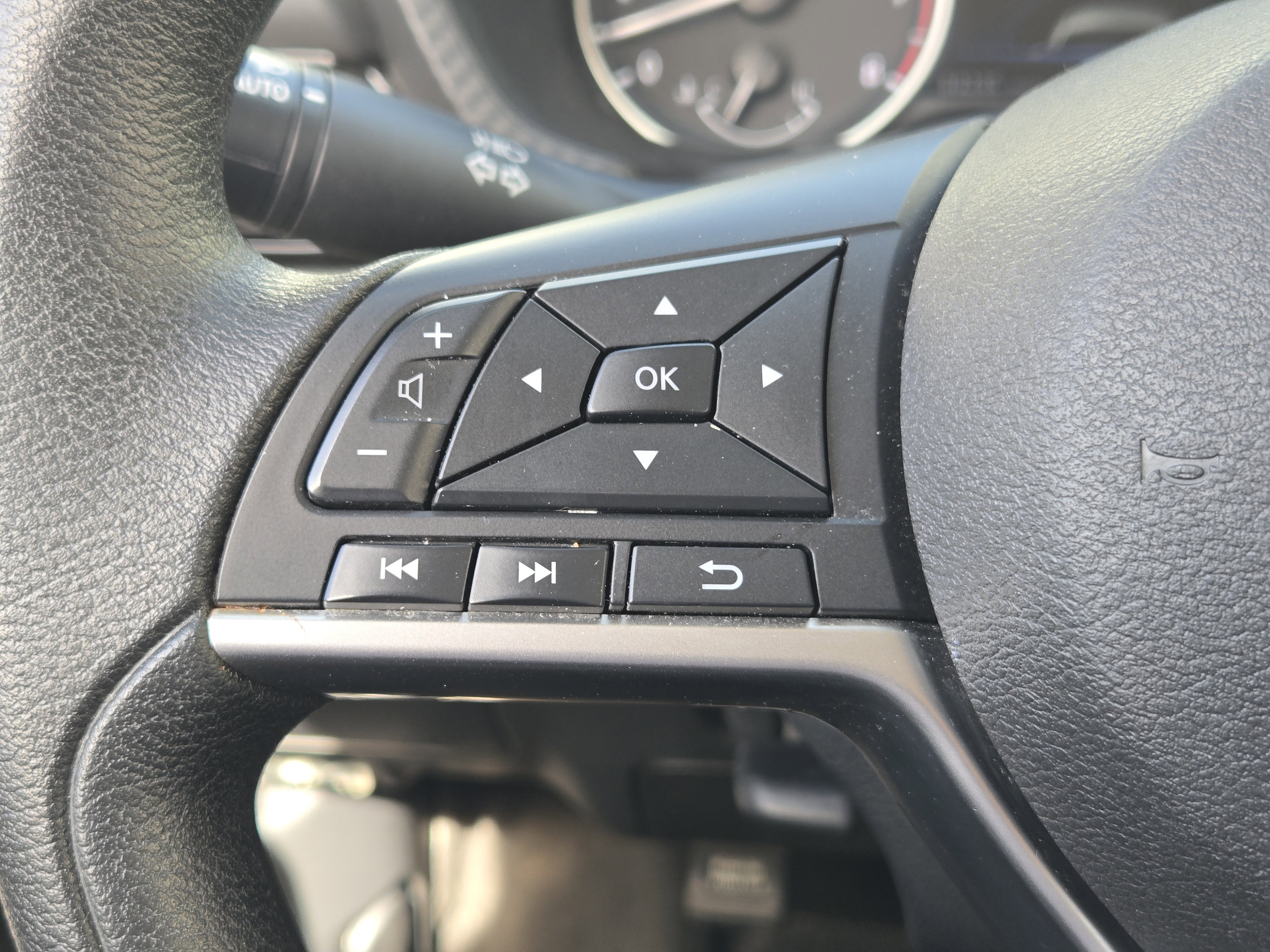 Used 2024 Nissan Sentra SV image 30