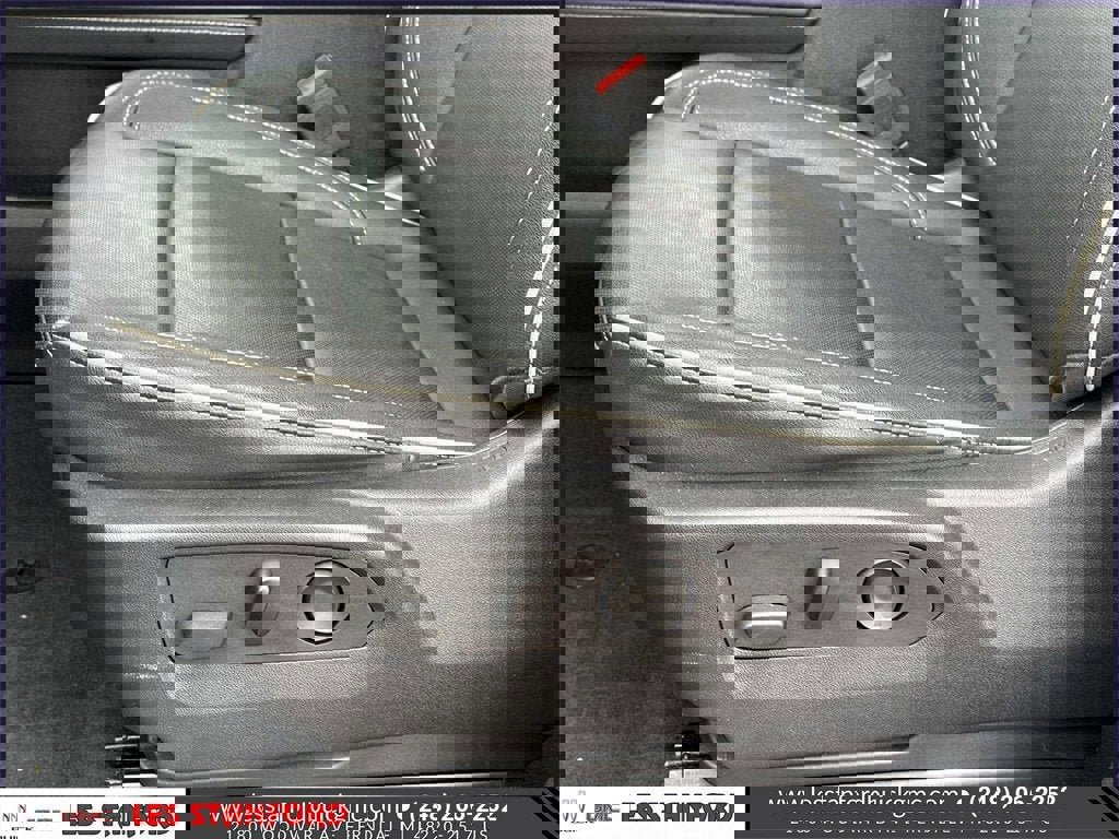 Used 2024 GMC Yukon XL SLT w/ SLT Premium Package image 20