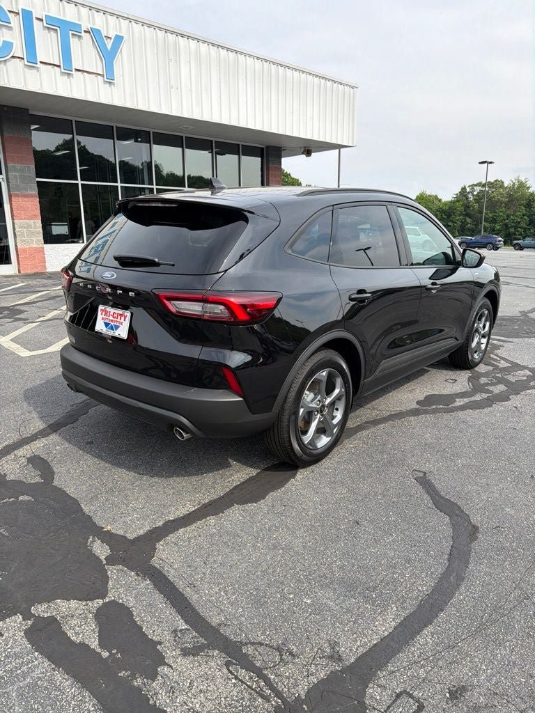 New 2025 Ford Escape ST-Line w/ Cold Weather Package FWD image 21