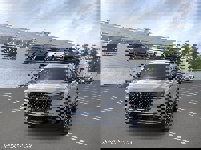 New 2026 Lincoln Nautilus Premier image 2