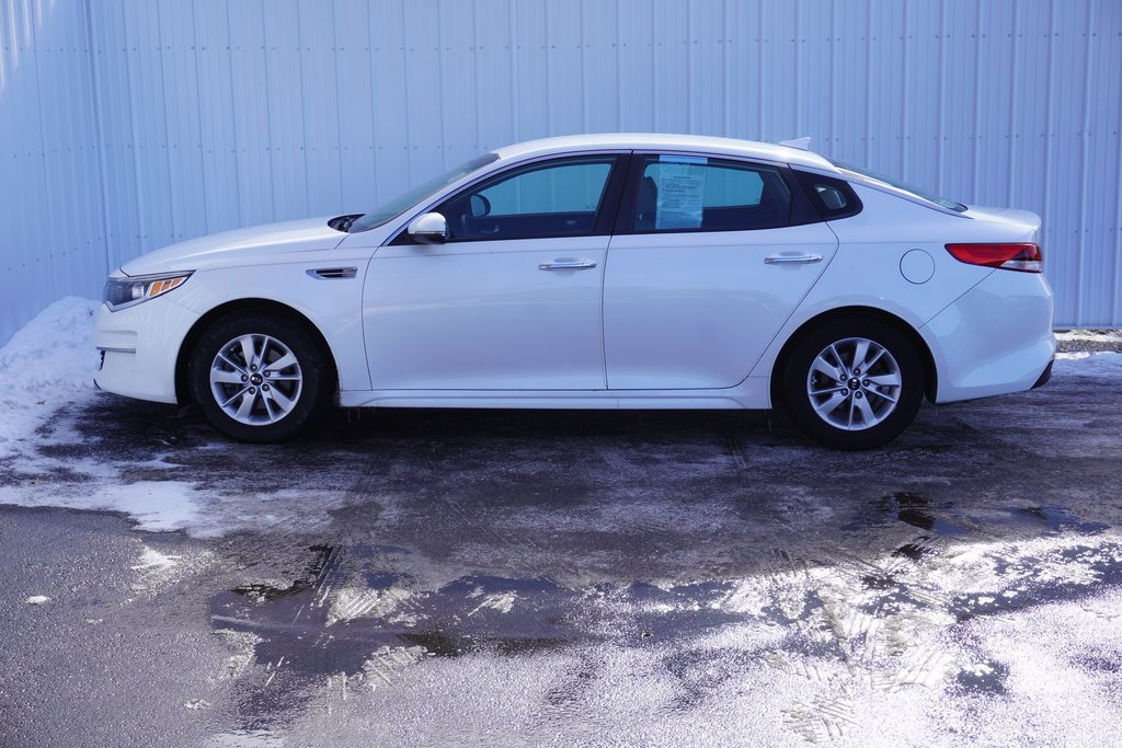 Used 2017 Kia Optima LX w/ Convenience Package image 3
