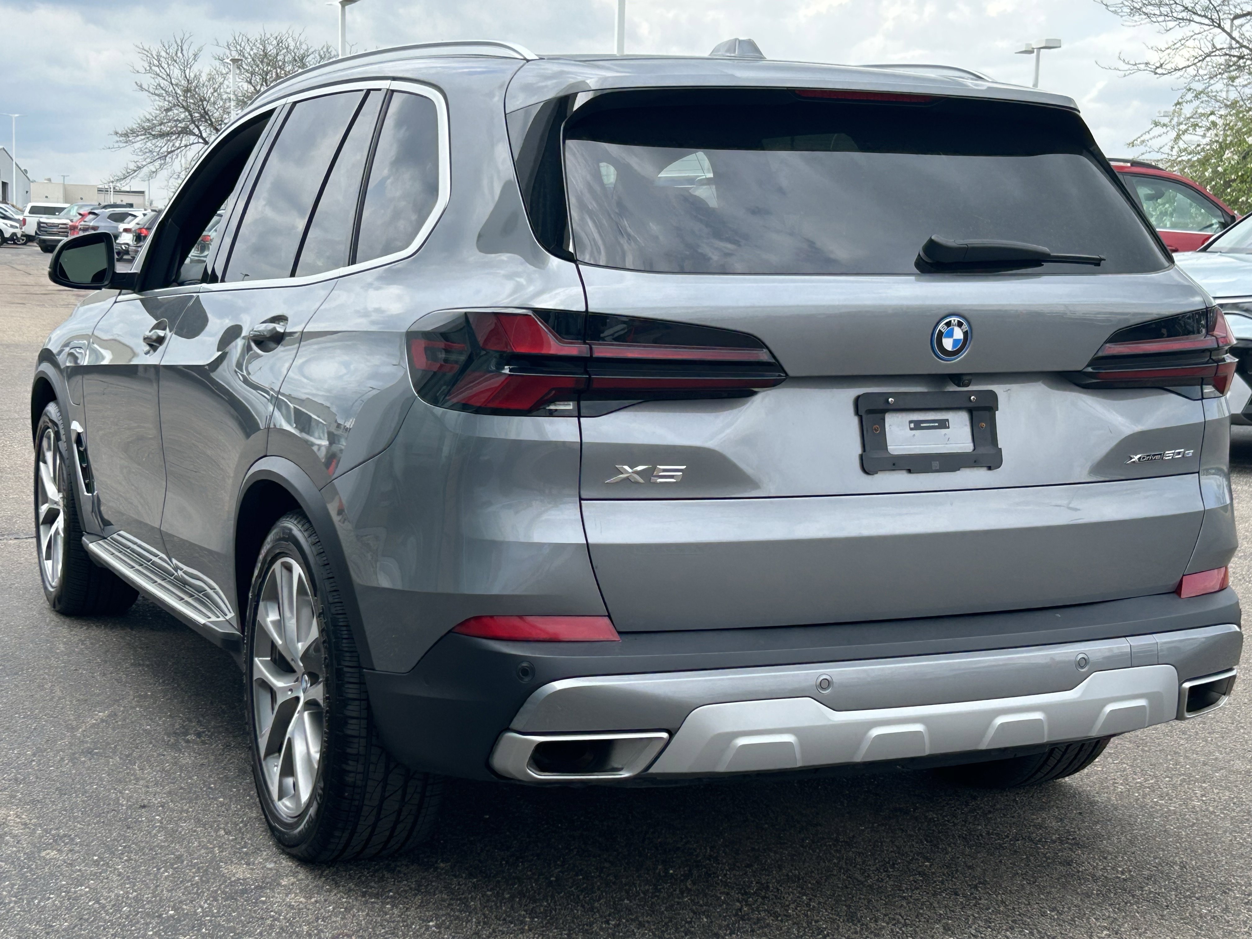 Used 2025 BMW X5 xDrive50e image 5