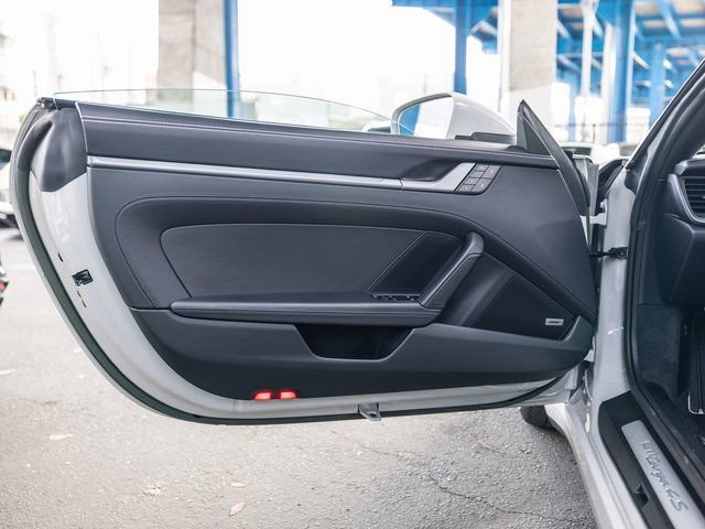 Certified 2022 Porsche 911 Targa 4S w/ Premium Package image 41
