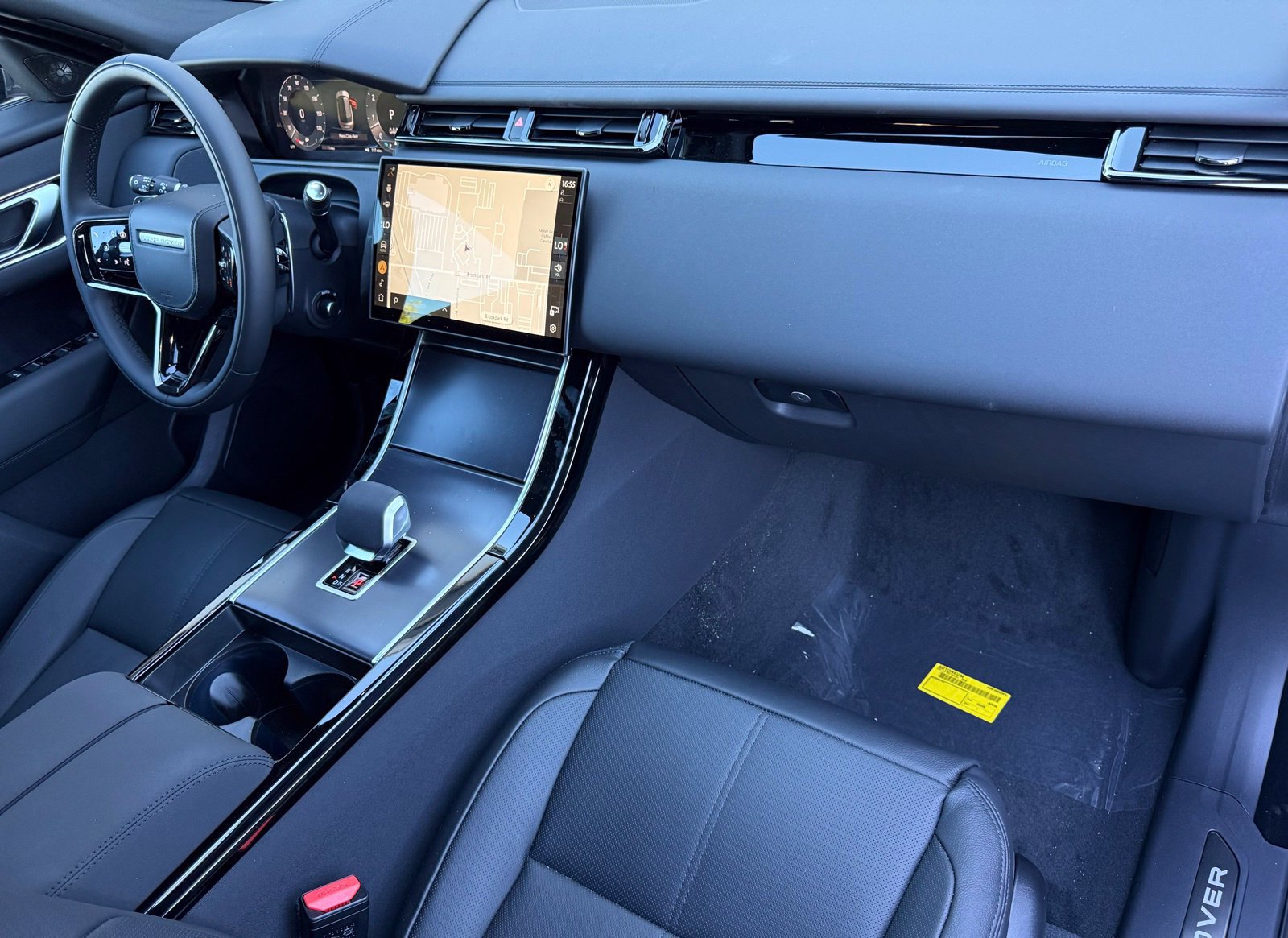 New 2026 Land Rover Range Rover Velar S AWD/4WD image 17