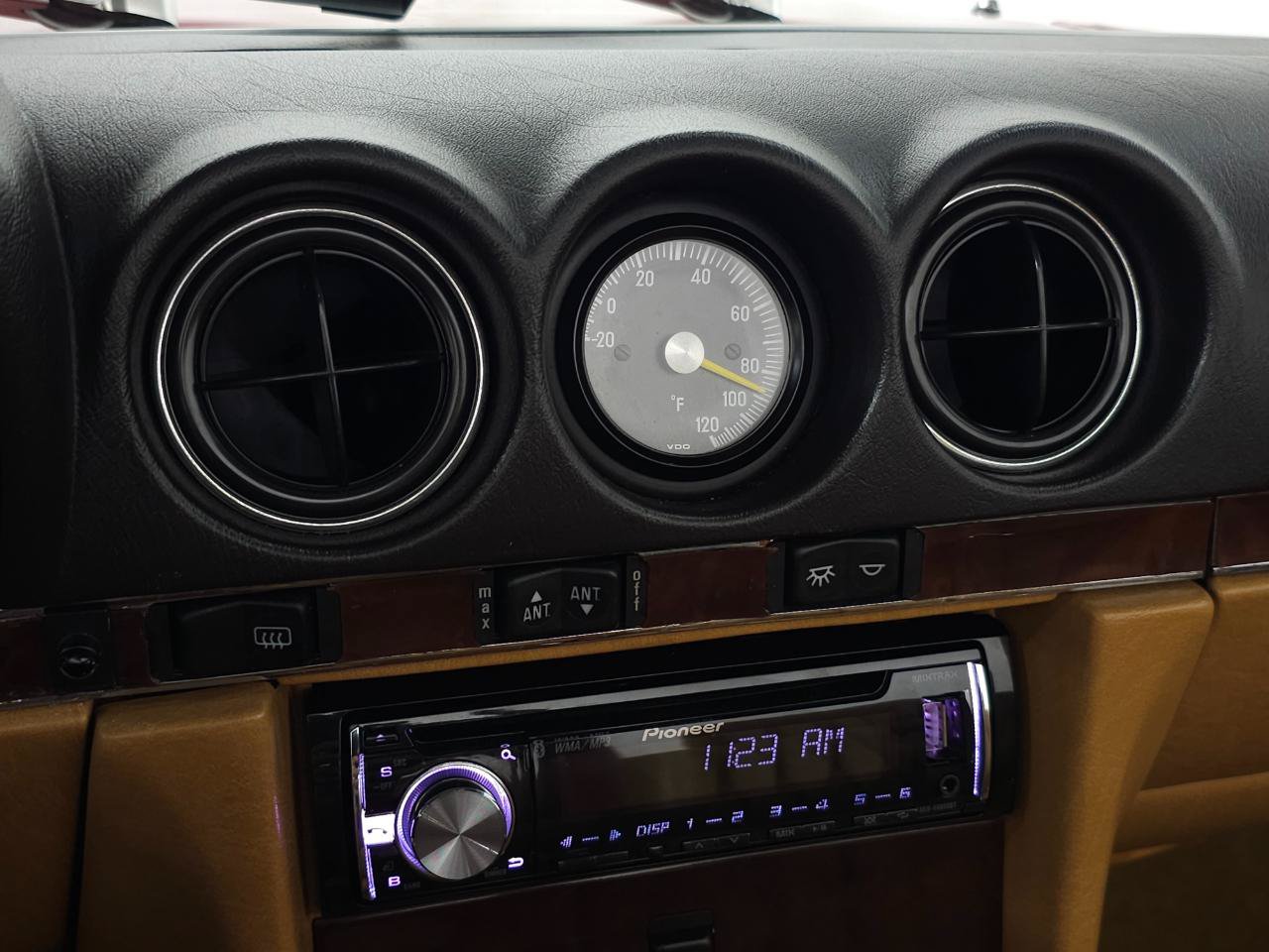 Used 1989 Mercedes-Benz 560 SL image 39