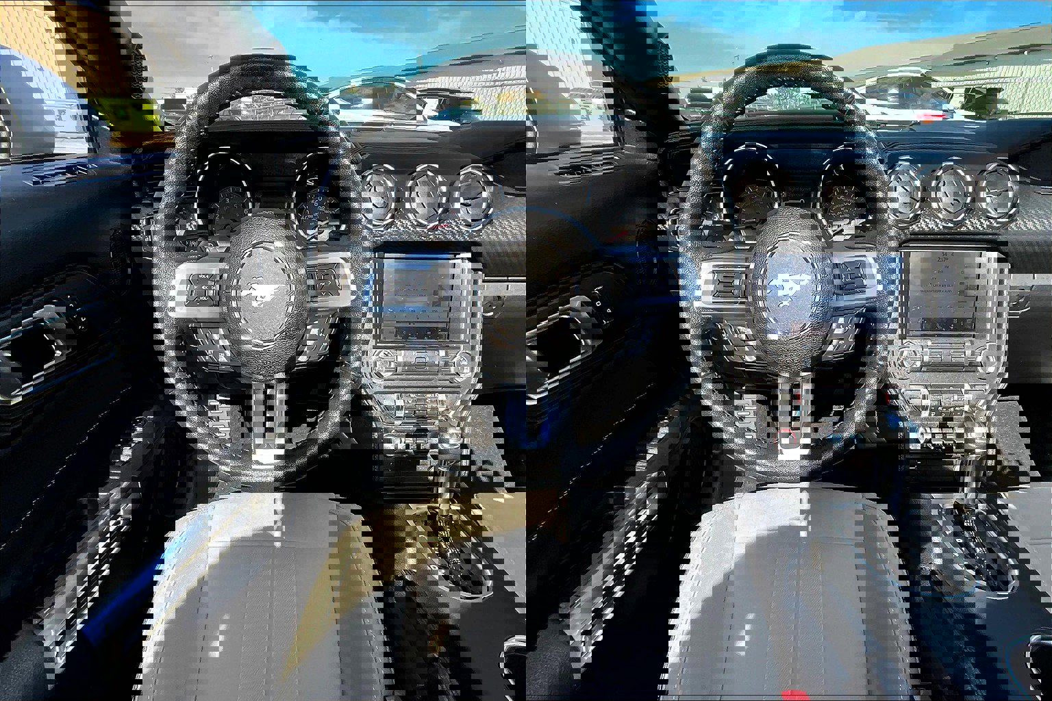 Used 2022 Ford Mustang Convertible w/ Equipment Group 101A image 5