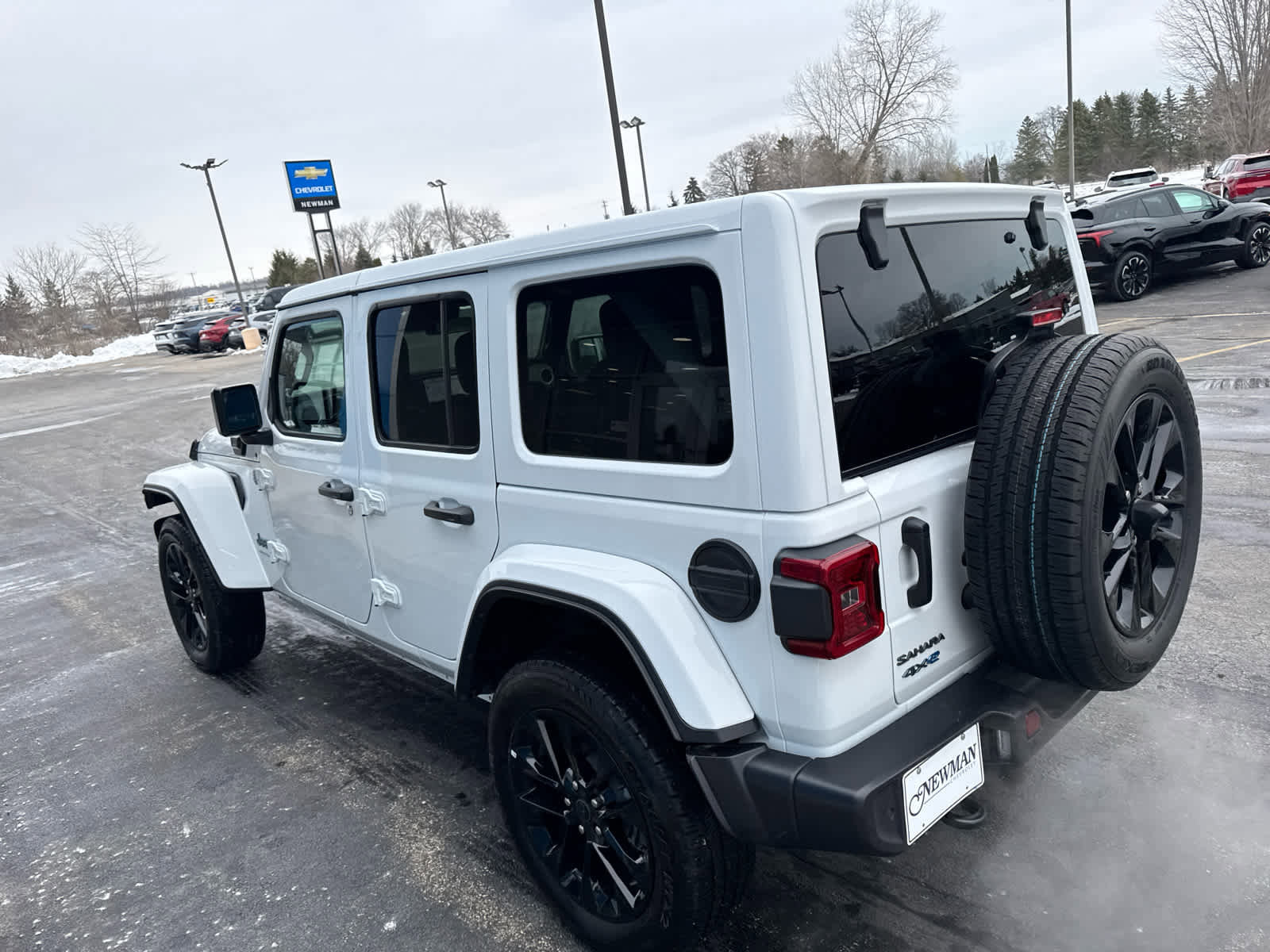 Used 2025 Jeep Wrangler Sahara w/ Safety Group image 9